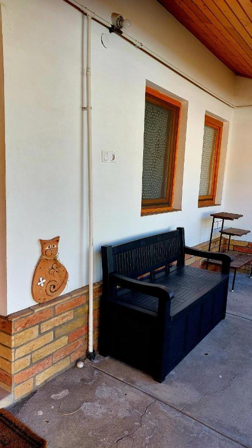 Mandula Apartman Сегед Екстериор снимка
