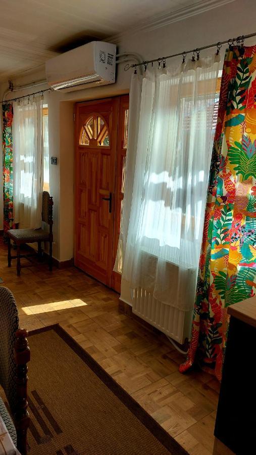 Mandula Apartman Сегед Екстериор снимка